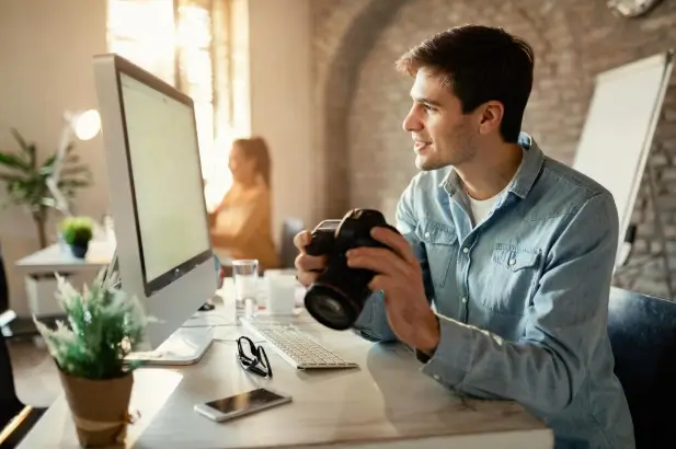 How Freelance Photographers Can Manage Irregular Income Without Financial Stress